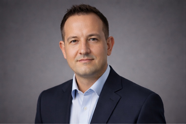 Radosław Kaługa – Ekspert ds. refinansowania wykupu z leasingu i RV. Biuro Gdynia, obsługa: cała Polska.